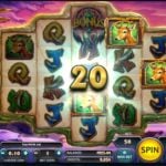 Howling at the Moon Online Slot Gameplay Win